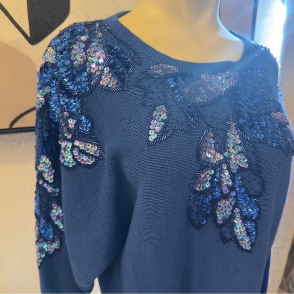 Vintage & Stylish Blue Sequin Sweater - Picture 3 of 4